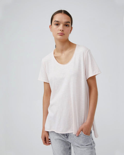 JAC + MOOKI CINDY TEE-SHIRT IN HEAVENLY PINK