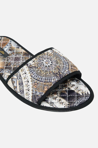 CAMILLA TEMPLES OF DENDARA SLIPPERS WIOTH TRAVEL CASE