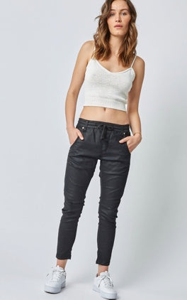 DRICOPER ACTIVE COATED JEANS IN BLACK